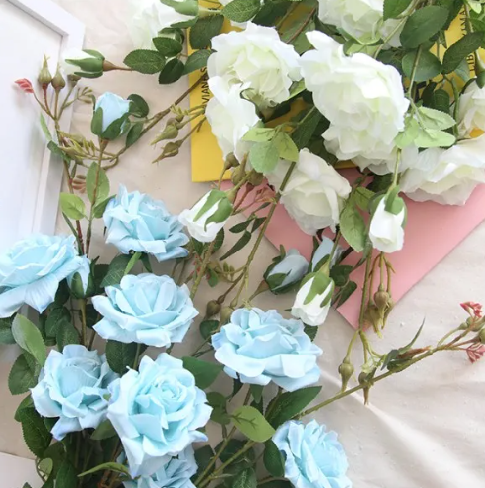Гілка троянд 92 см - блакитна