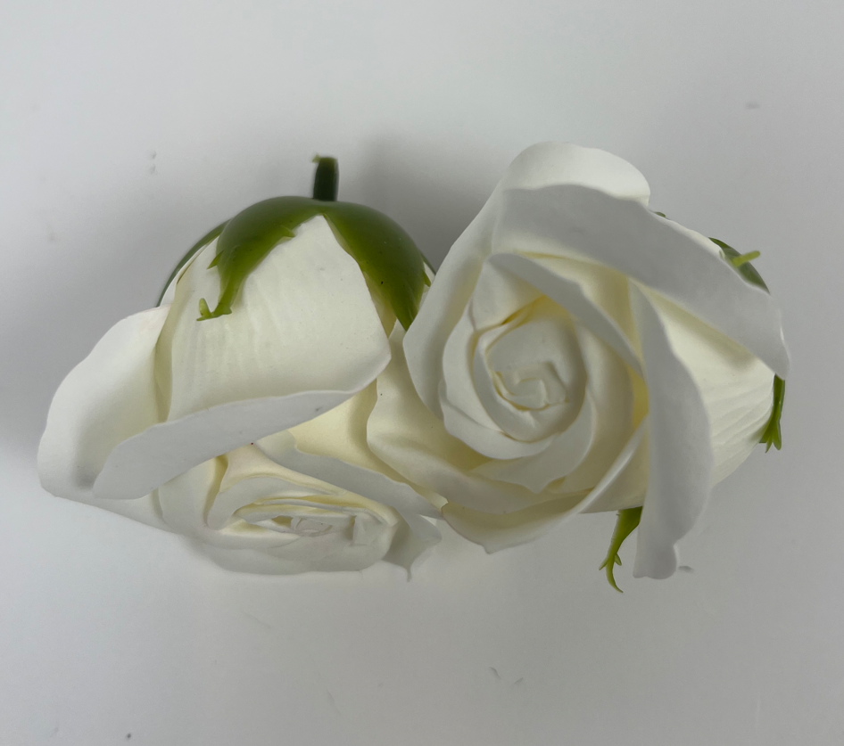 З ДЕФЕКТОМ Троянда з мила - А_2 біла