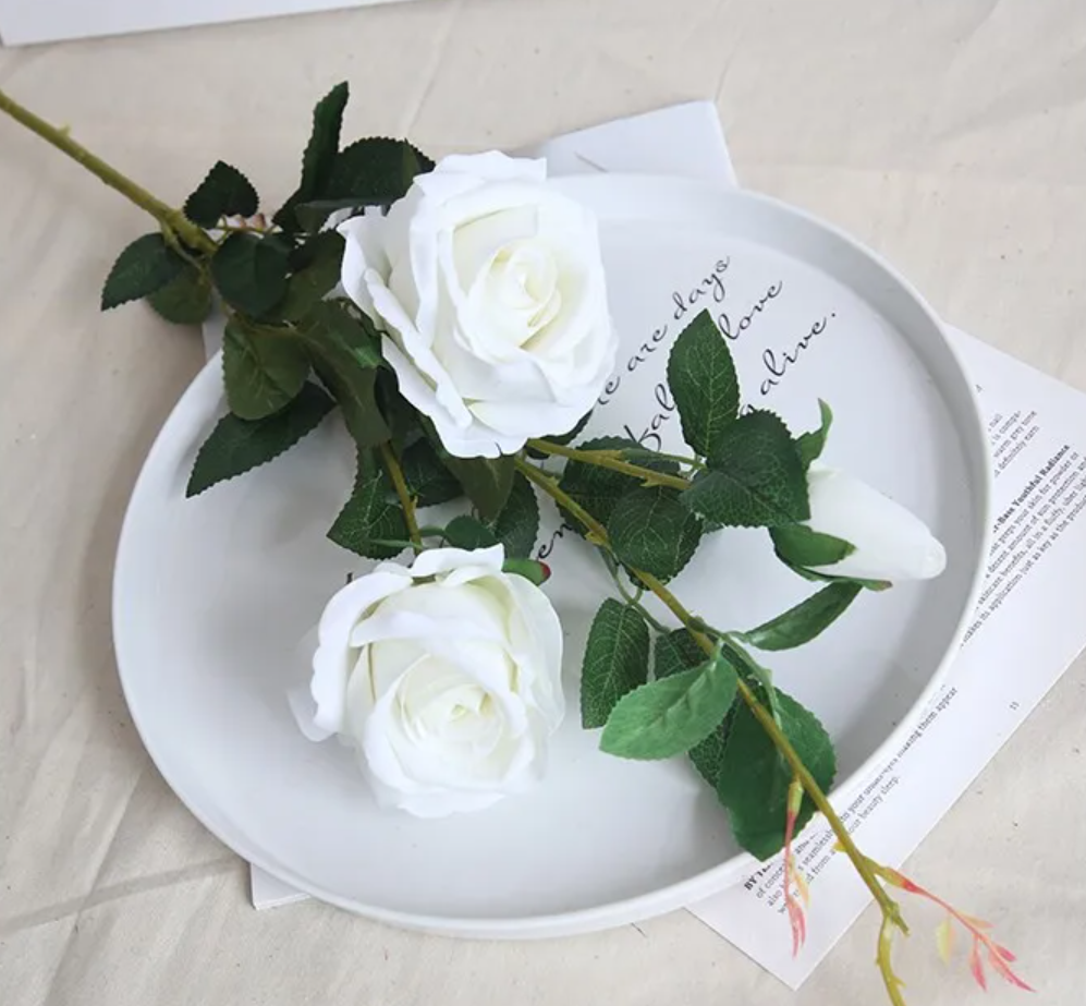 Гілка троянд 87 см - біла