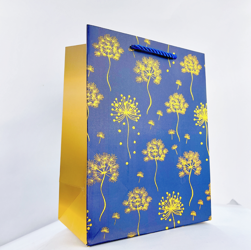 Мікс подарункових пакетів, розмір М - з кульбабками