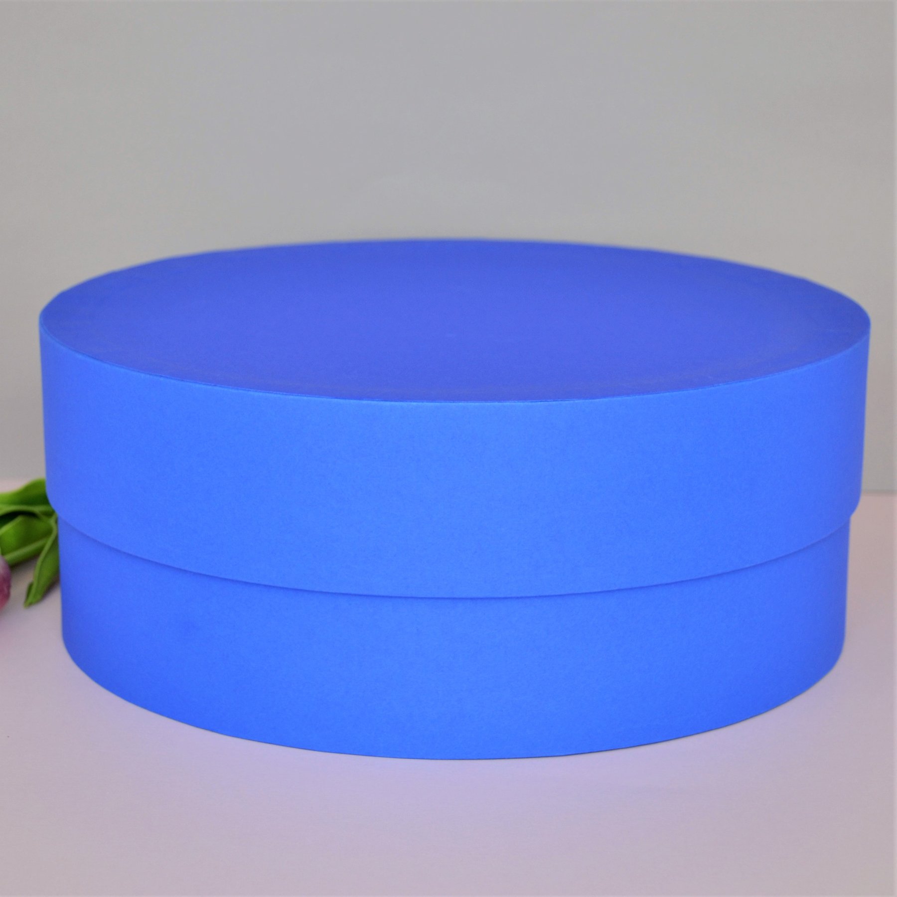 Шляпна коробка, гігант з кришкою d30, h12, низька синя